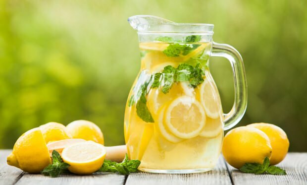 كيف تصنع عصير الليمون في المنزل؟ وصفة عصير ليمون 3 لتر من 1 ليمونة