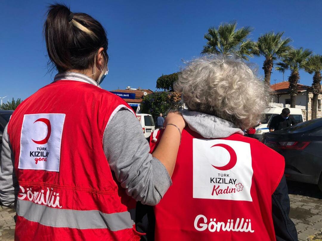 انطلاقة جديدة من الهلال الأحمر التركي: إنشاء خط واتساب خاص لضحايا الزلزال