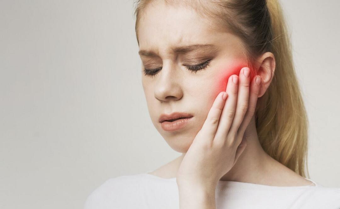 ألم الفك هو أحد أعراض المرض