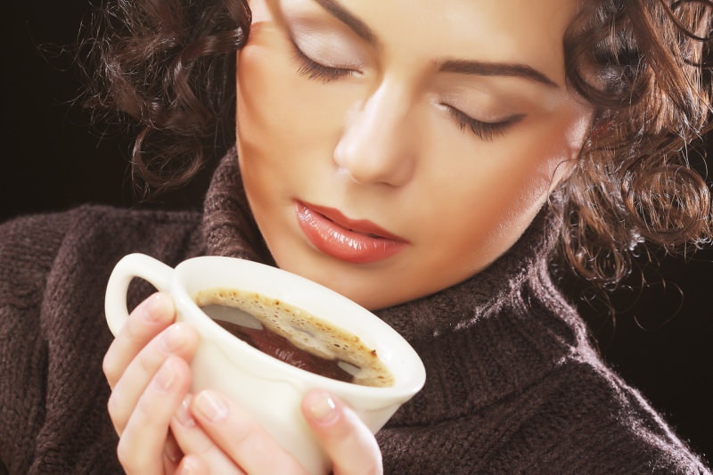 هل يمكن للأم المرضع شرب القهوة؟