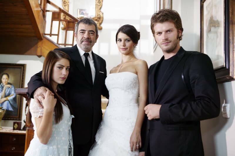 دعوة للمخرجين الأتراك من مغني الراب الأمريكي كاردي: هل يمكنك عمل مسلسل سلطان آخر؟