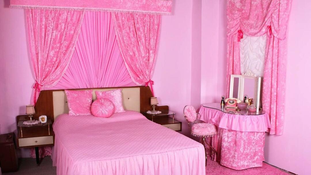 غرفة وردية