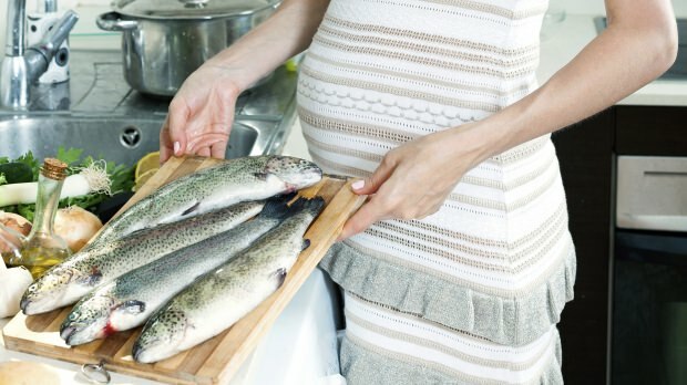 فوائد تناول السمك أثناء الحمل