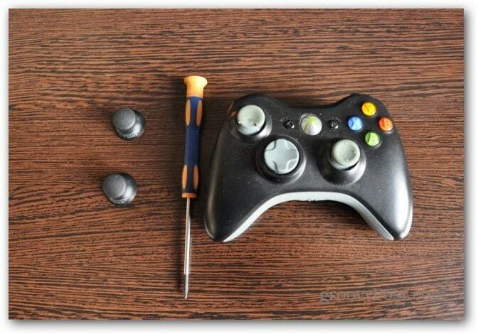 قم بتغيير أصابع الإبهام التناظرية لوحدة التحكم Xbox 360 من قبل