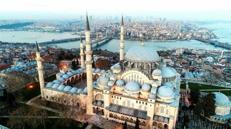 أين مسجد السليمانية؟