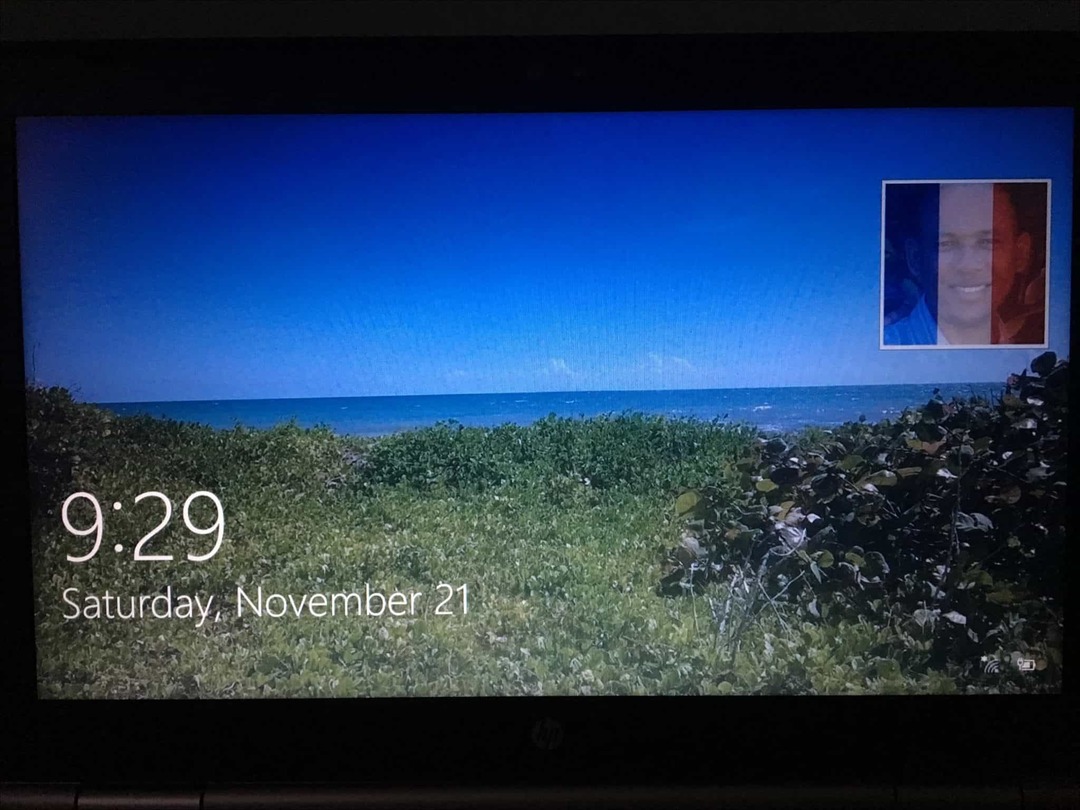 امنع تطبيق Windows 10 العالمي من تولي قفل الشاشة