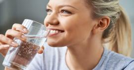 ما هي فوائد شرب الماء للبشرة والشعر؟ هل شرب الكثير من الماء يحسن البشرة؟