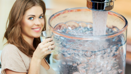 هل شرب الكثير من الماء يفقد الوزن؟ هل شرب الماء ليلاً ضار؟