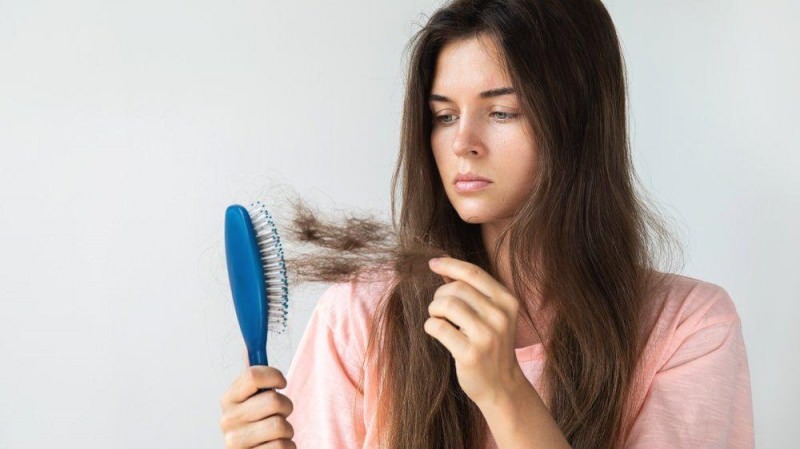 لماذا يسقط الشعر؟ 3 خلطات طبيعية تمنع تساقط الشعر