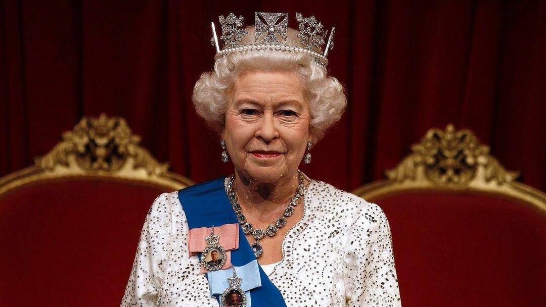 ملكة إنجلترا الثانية. إليزابيث