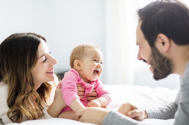 ما هي مراحل الكلام عند الرضع؟