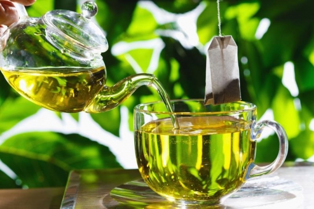 فوائد شرب الشاي الأخضر على معدة فارغة