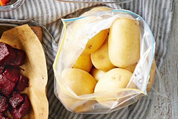 كيف تصنع حمية البطاطس؟ قائمة النظام الغذائي عينة! حمية الزبادي مع البطاطا المسلوقة