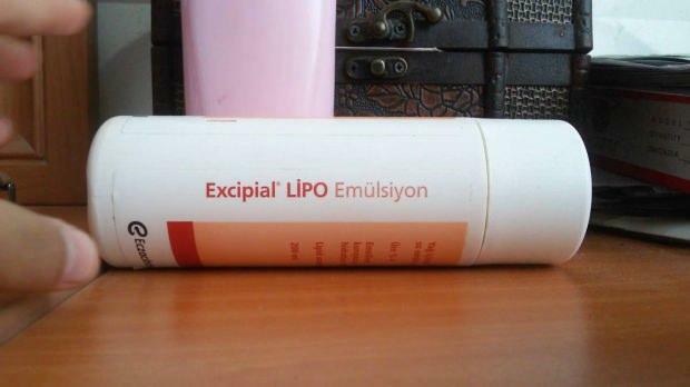 كيفية استخدام Excipial Lipo