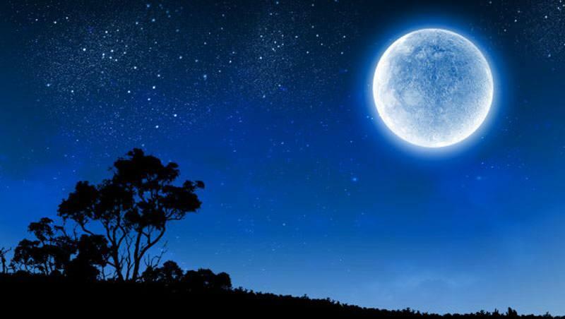 أعلنت وكالة ناسا: متى سيصدر القمر الأزرق 2020؟ ما هو القمر الأزرق وكيف يتكون؟